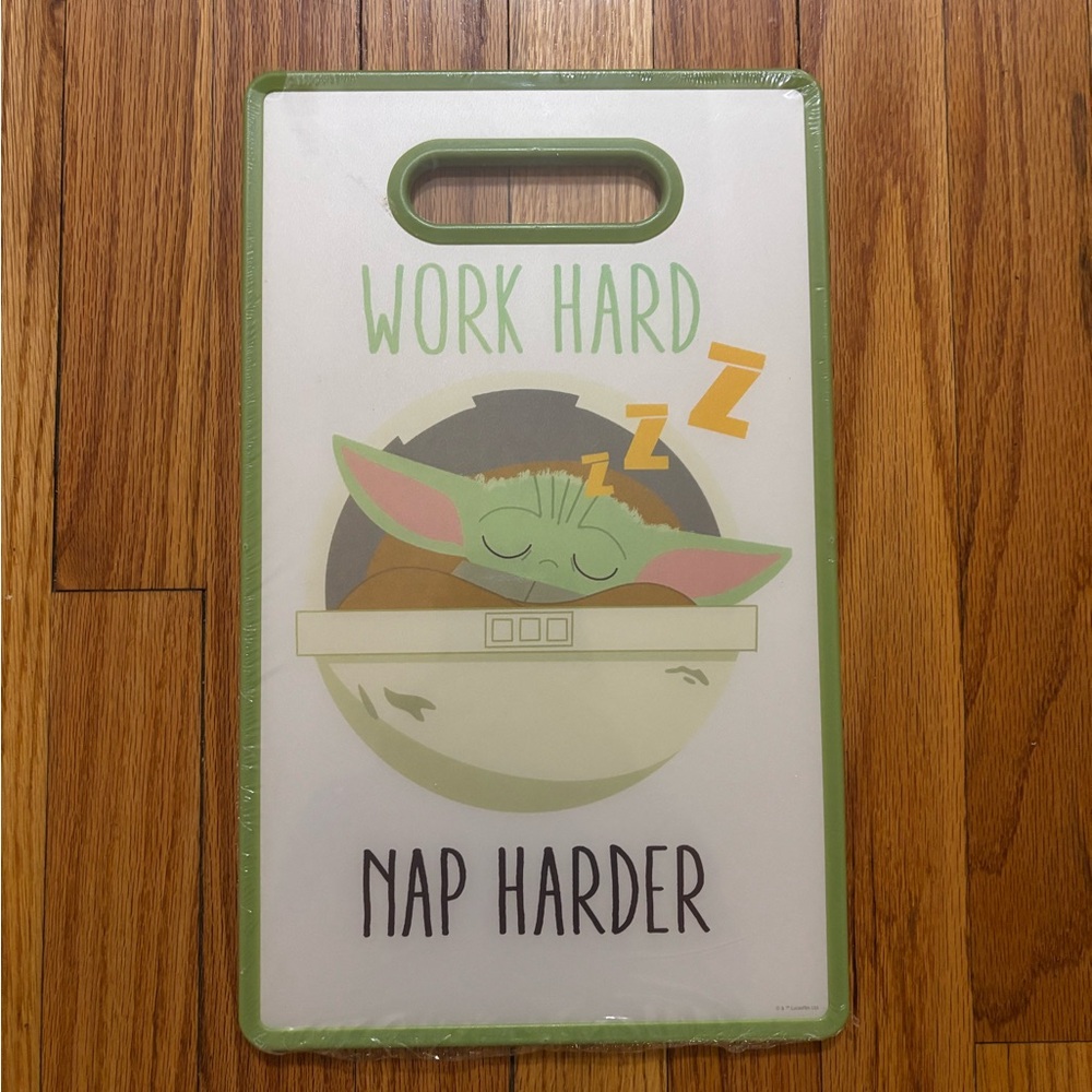Star Wars Mandalorian Green and White Cutting Board - Picture 2 of 3